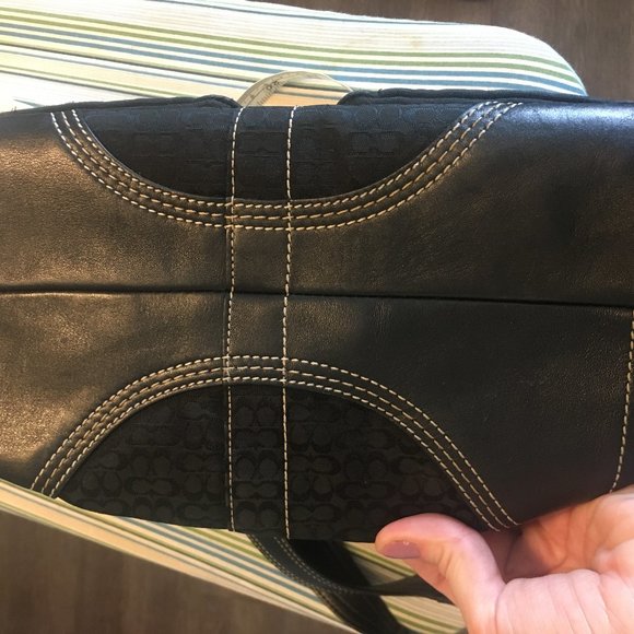 Coach Signature Jacquard Canvas Shoulder Bag - Picture 7 of 8